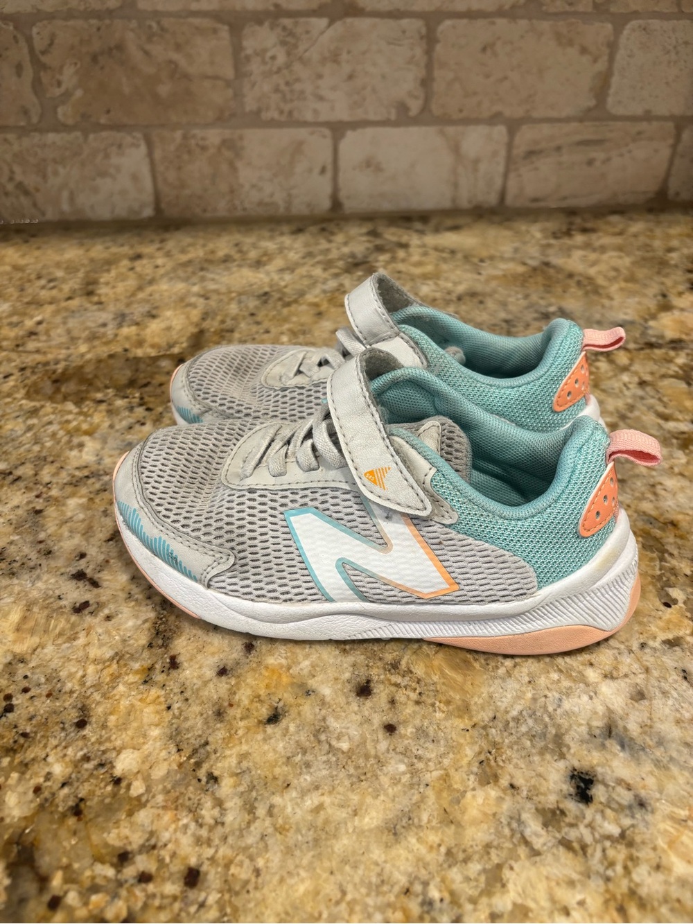 New Balance Girls 11 Dynasoft Sneakers Gray Blue peach shoes